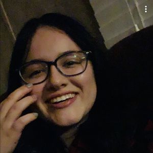 Meet your Posher, Abril